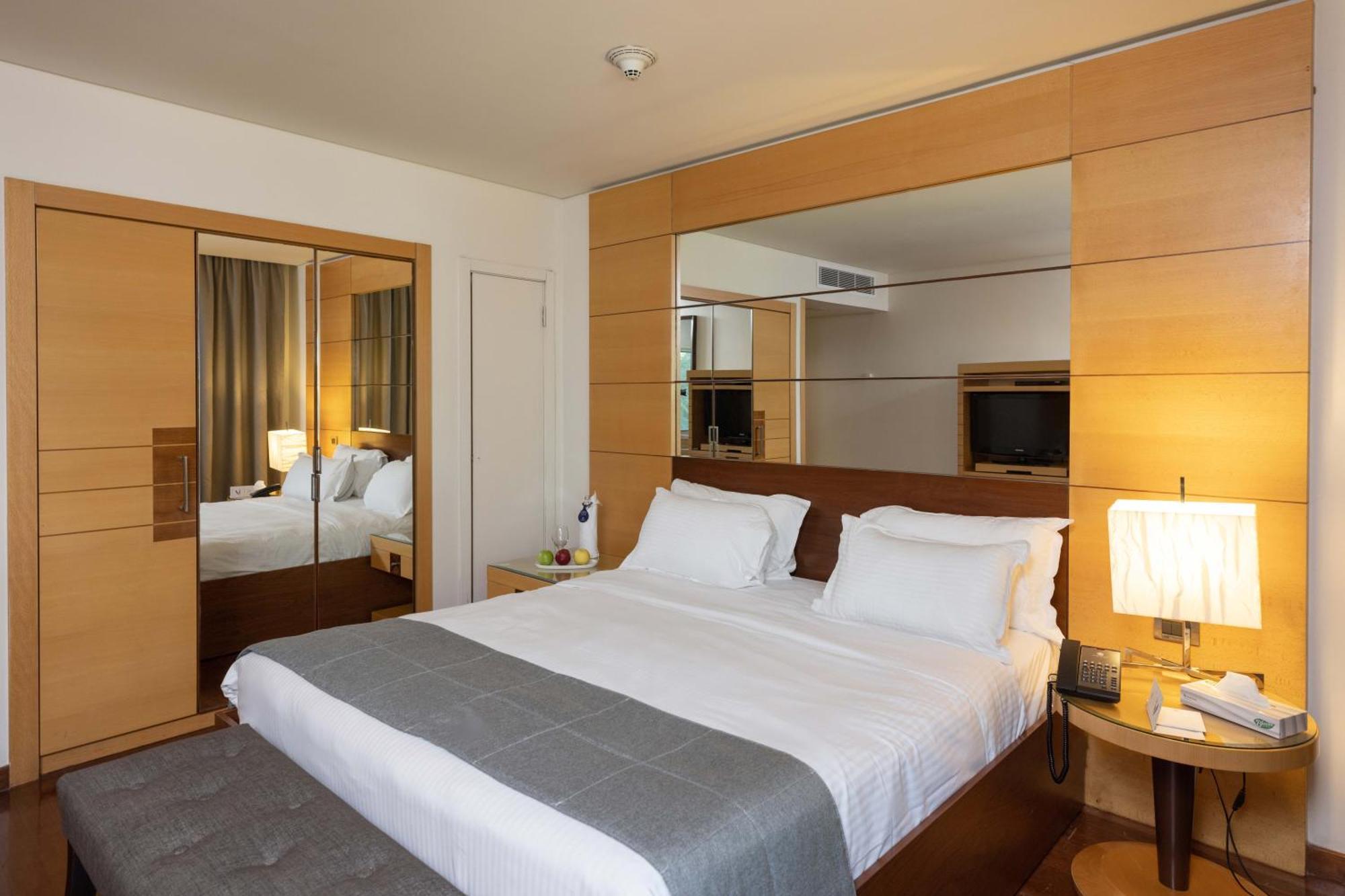 Coral And 5* Beirut