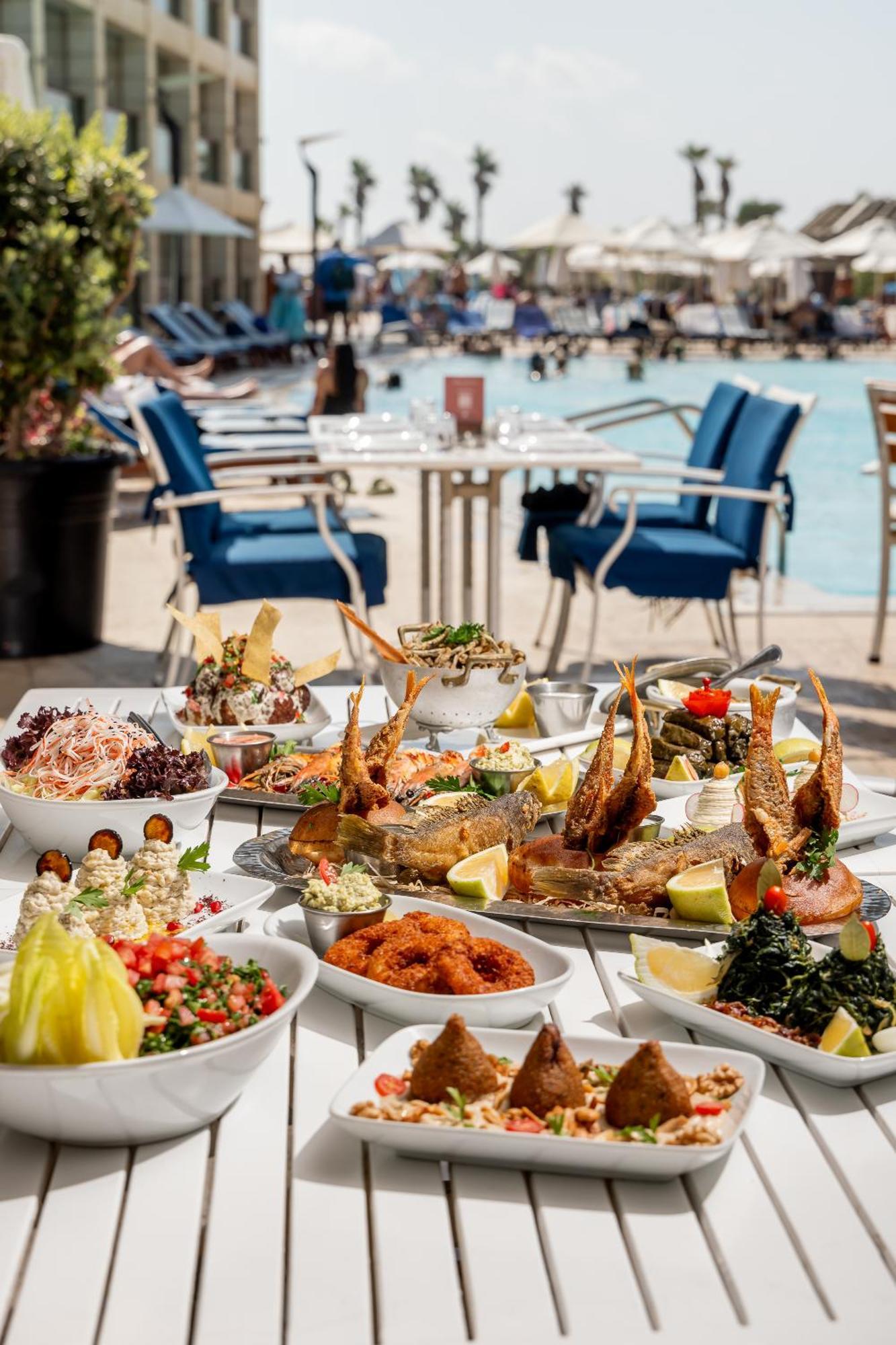 Resort Coral And Beirut